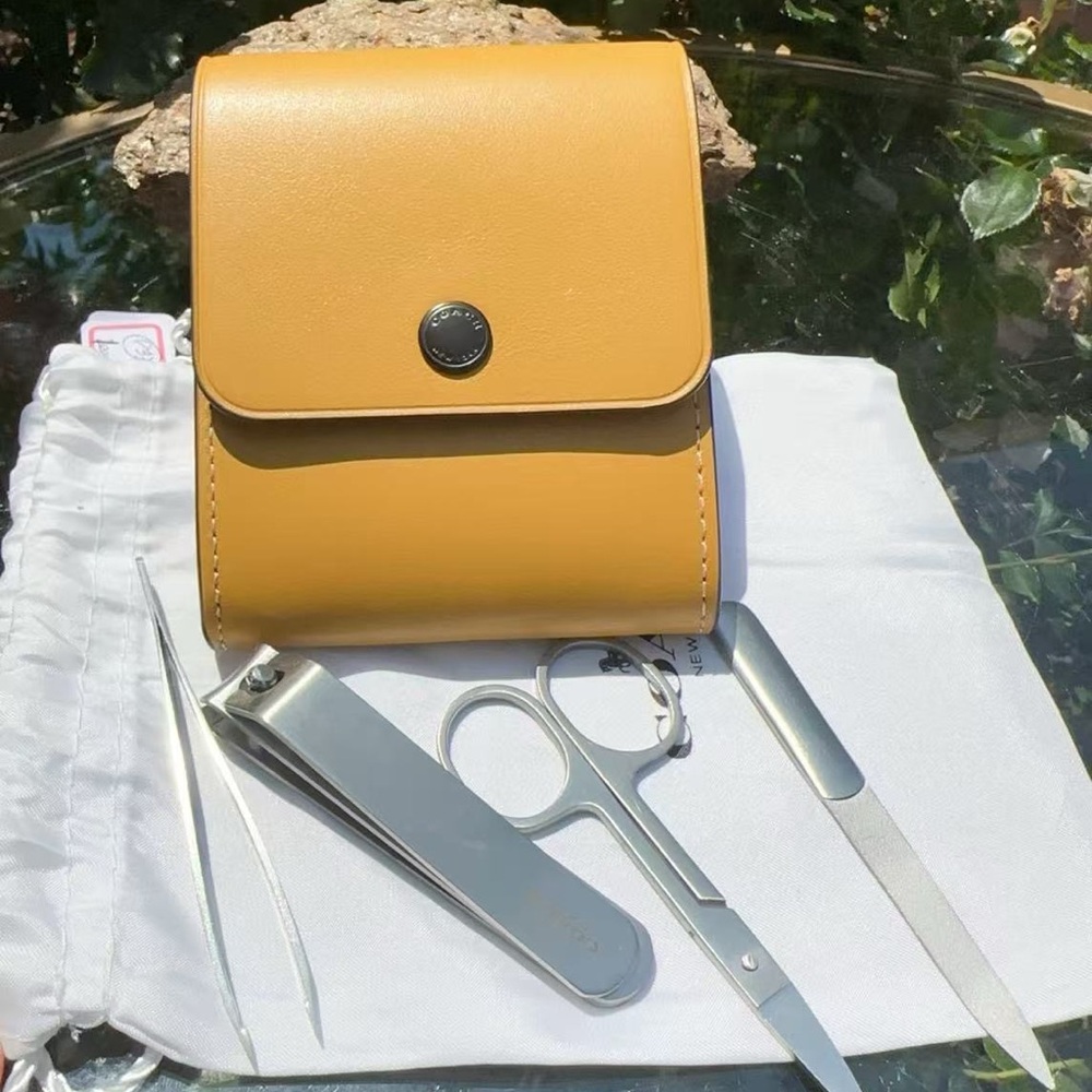 NWT Coach Grooming Kit CI749G